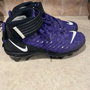 Football cleats